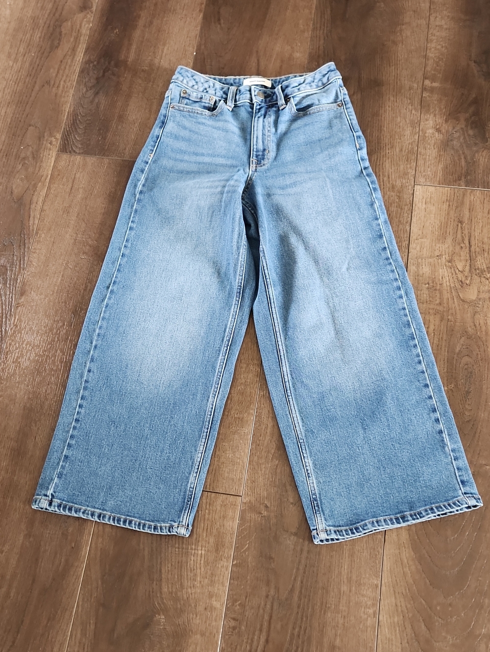 Amazon Essentials Women's Wide Leg Jeans Size 2
